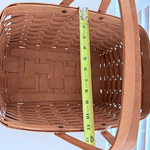 1990 Longaberger Large Market Basket w/ Swing Handles Signed 16”x11.5”x9” Charm - Picture 16 of 16